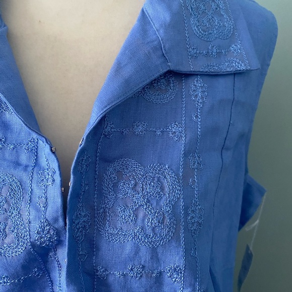 Irish Linen Edward Woman sleeveless blouse - Picture 3 of 12